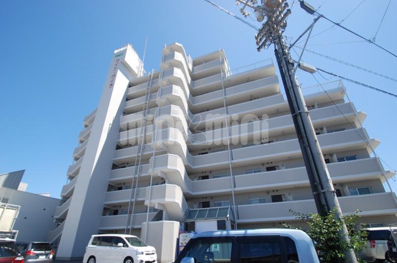 8813134/建物外観