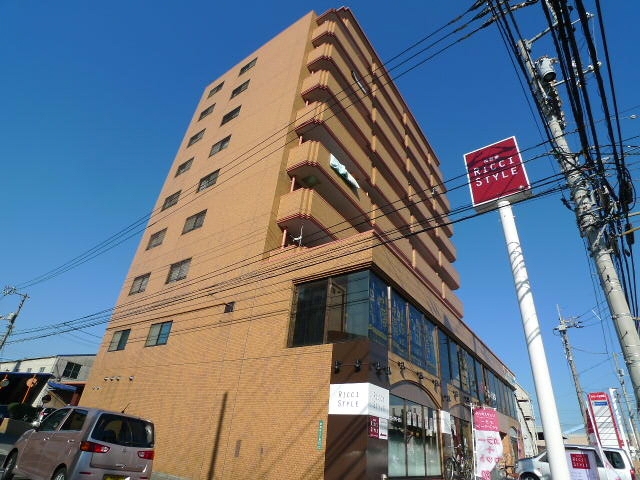 8813318/建物外観