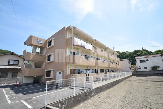 8813587/建物外観