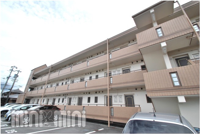 8815001/建物外観