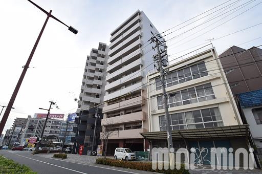 8833016/建物外観