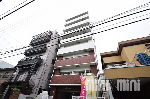 8833831/建物外観