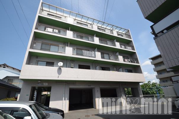 8834522/建物外観