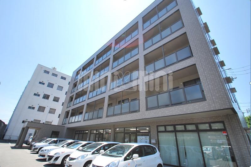 8843773/建物外観