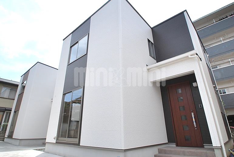 8860670/建物外観