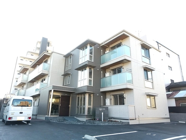 8863102/建物外観