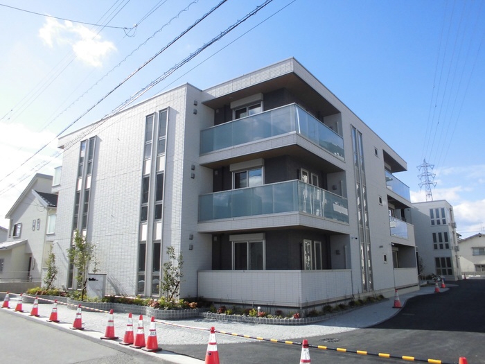 8869119/建物外観